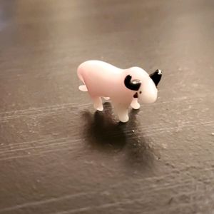 Glass figurine animal